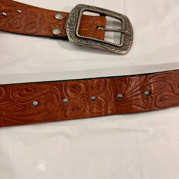 Fossil Belt Size S Brown Genuine  Leather Tooled Studded Western Boho Buckle - Picture 10 of 15